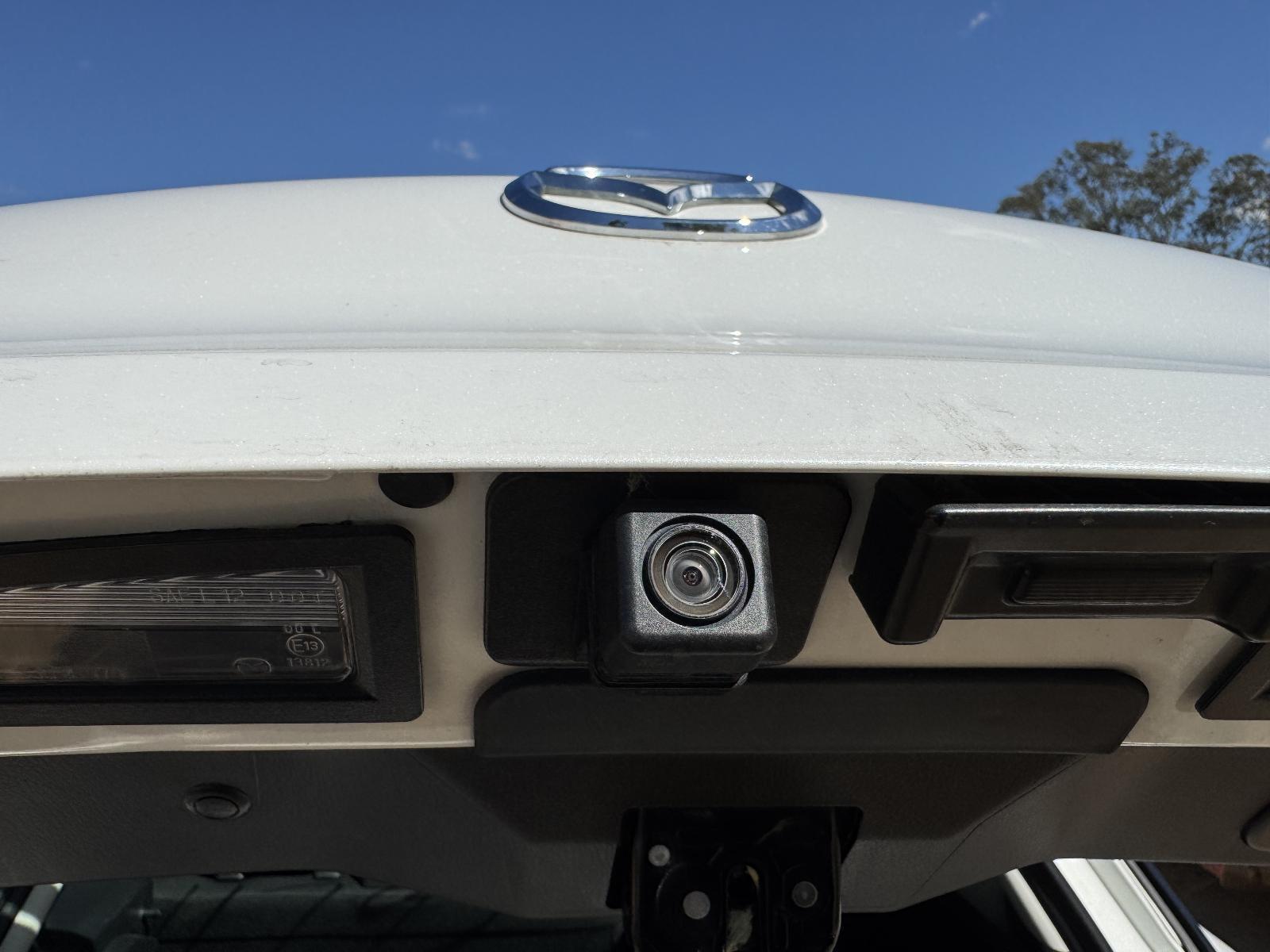 View Auto part REVERSE_CAMERA MAZDA CX3 2023
