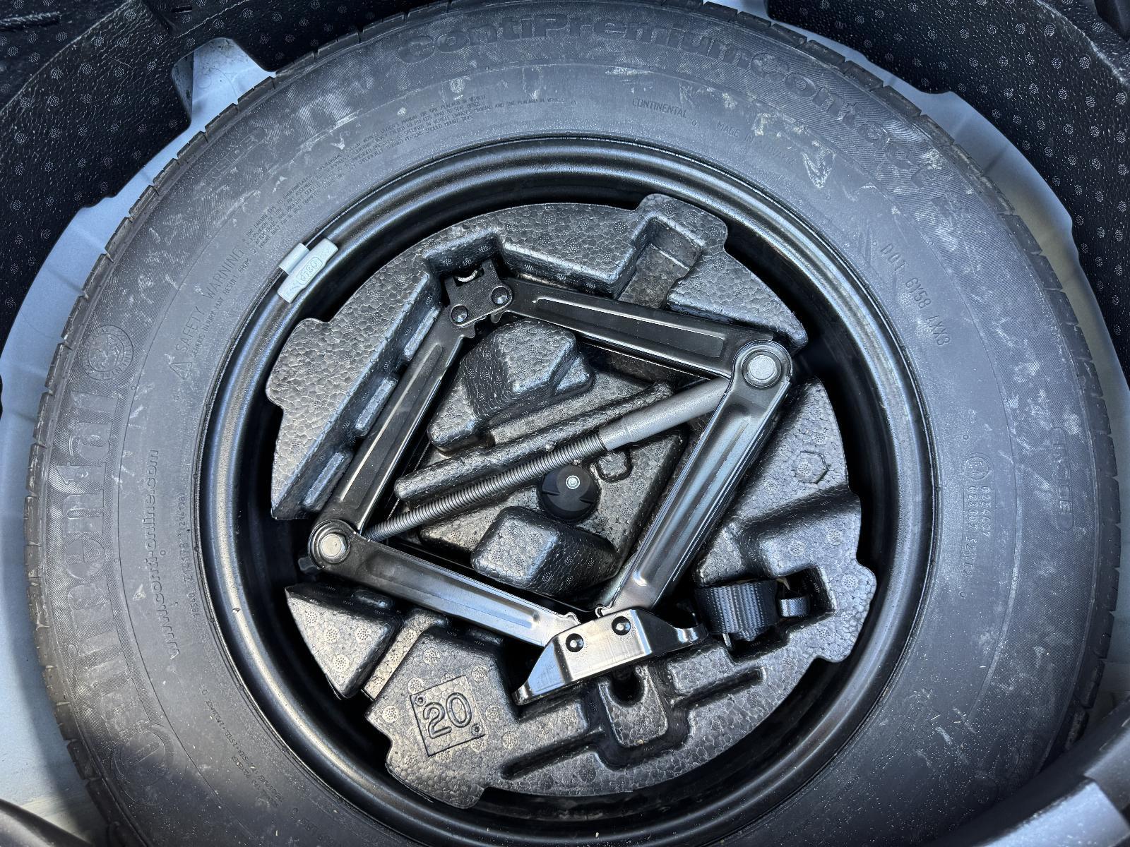 View Auto part Jack/Tool Kit HOLDEN TRAX 2017