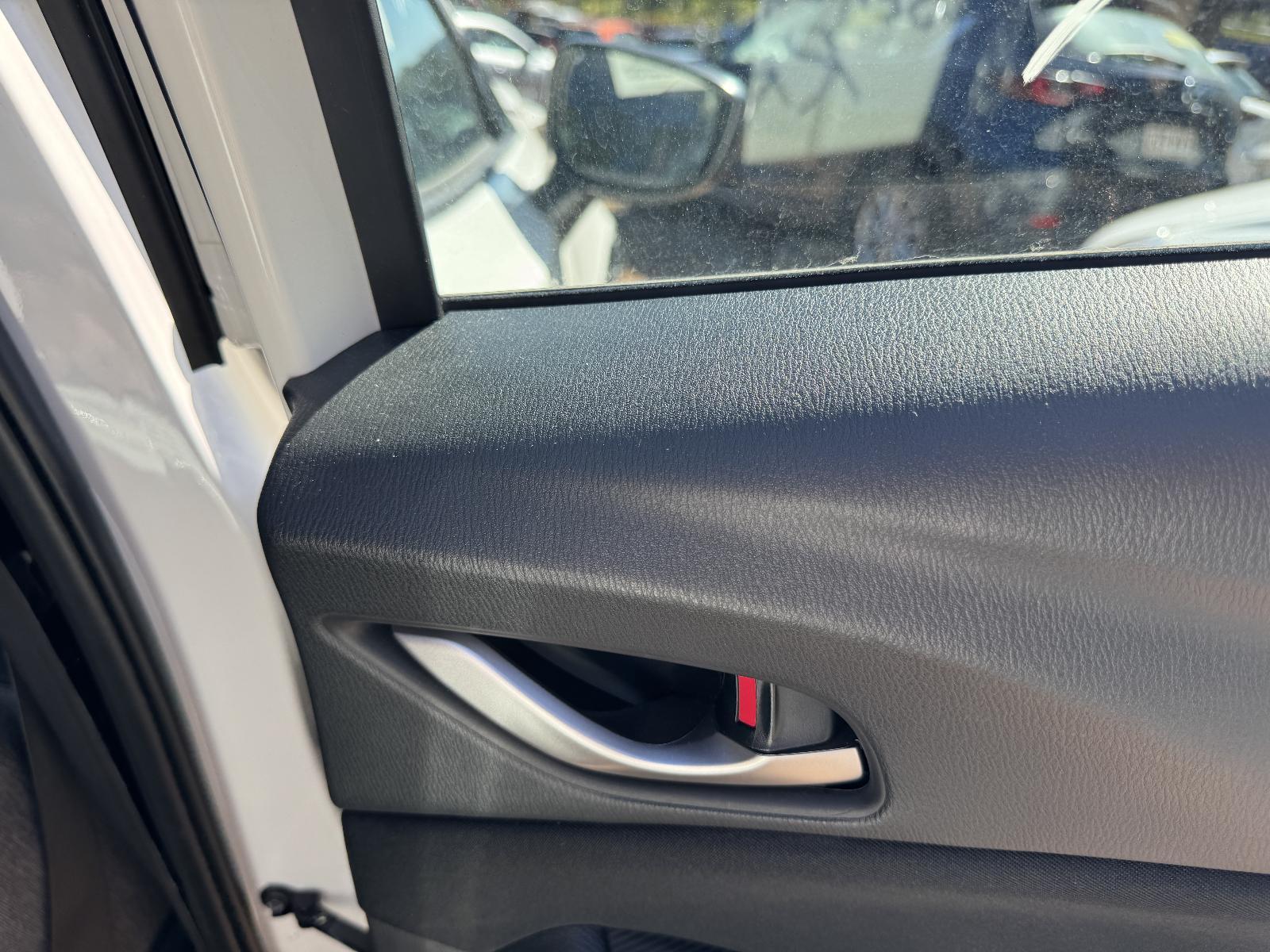 View Auto part Door Handle MAZDA CX3 2023