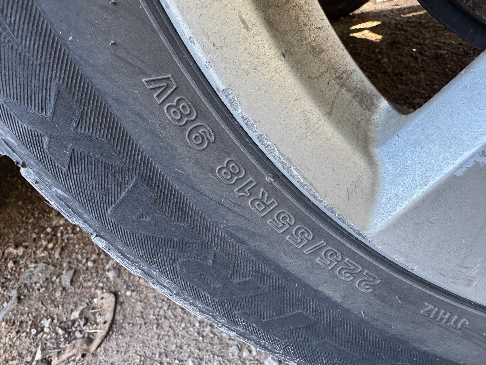View Auto part Tyre MITSUBISHI OUTLANDER 2010