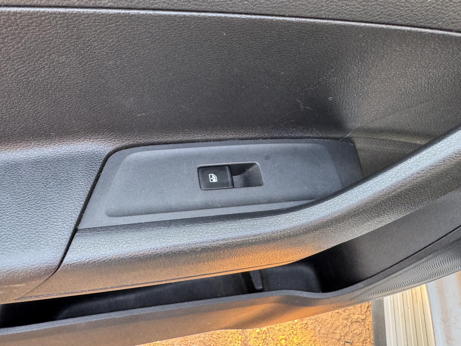 View Auto part Pwr Dr Wind Switch LDV T60 2020