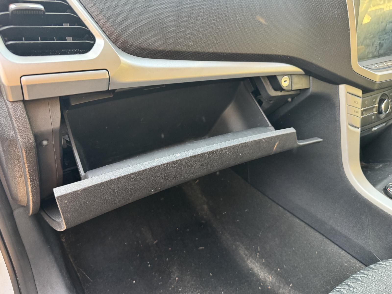 View Auto part Glove Box LDV T60 2020