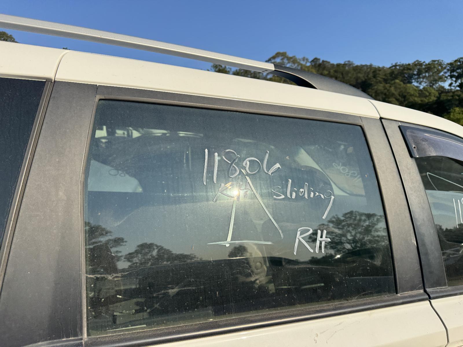 View Auto part Right Rear Door Window KIA CARNIVAL/GRAND CARNIVAL 2010