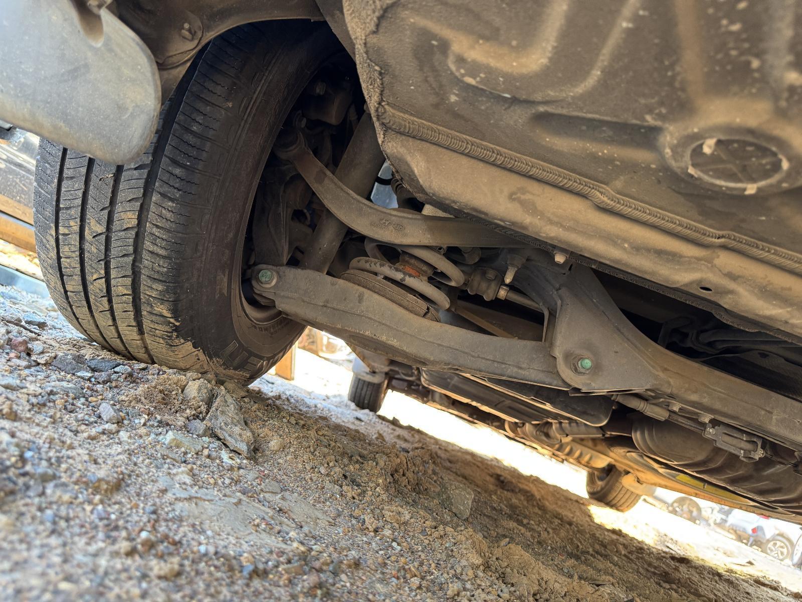 View Auto part Left Rear Trailing Arm KIA CARNIVAL/GRAND CARNIVAL 2010