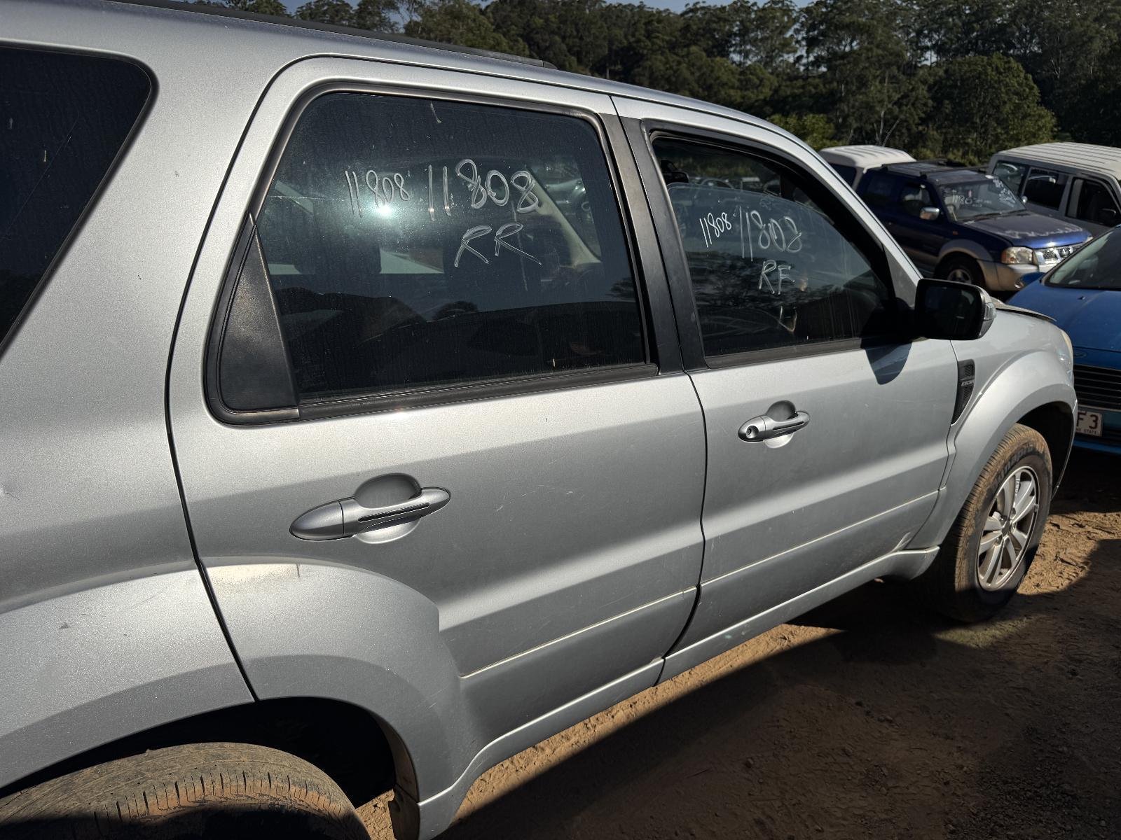 View Auto part RIGHT_REAR_DOOR_SLIDING FORD ESCAPE 2010