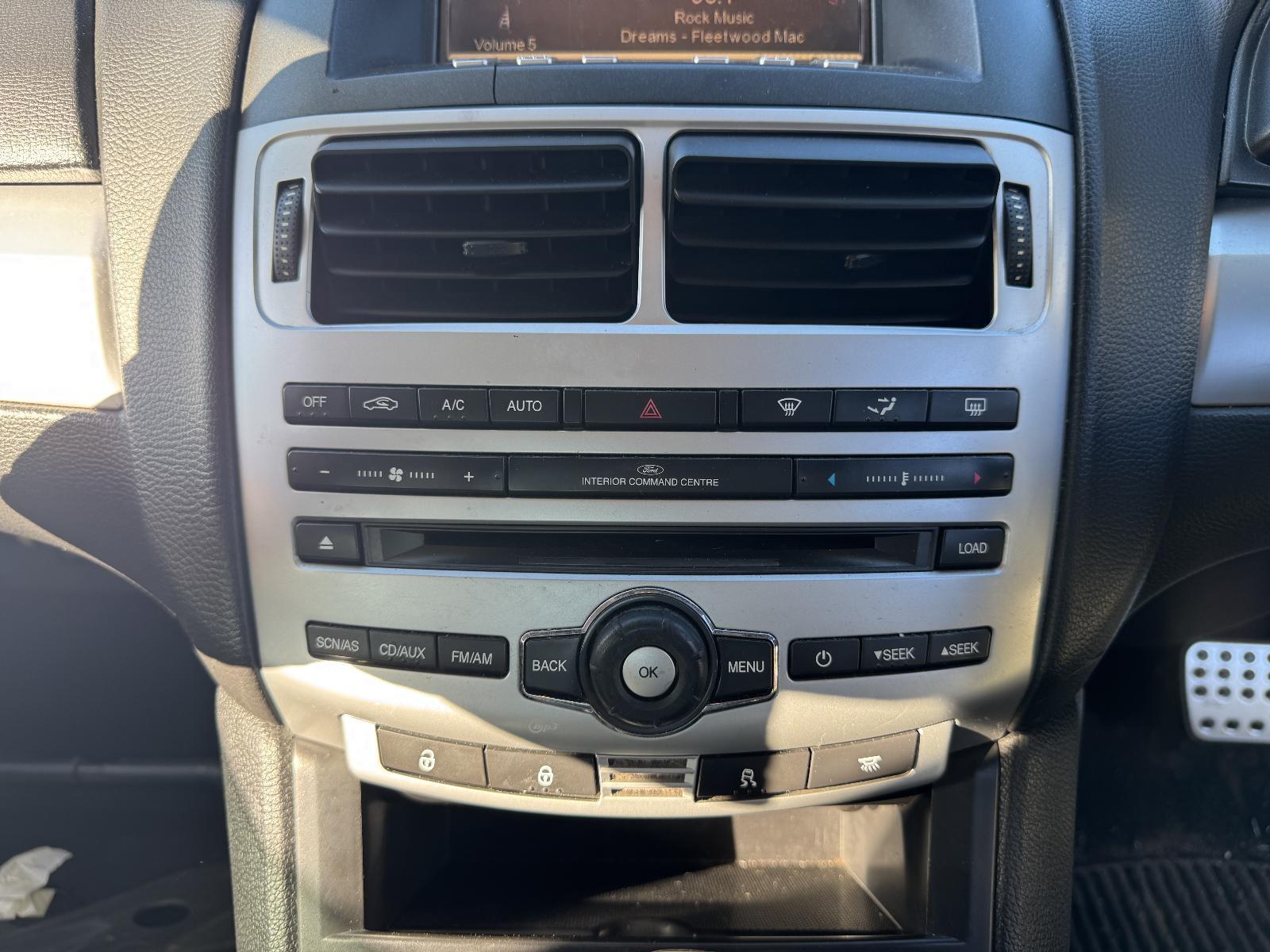 View Auto part Radio/Cd/Dvd/Sat/Tv FORD FALCON 2011