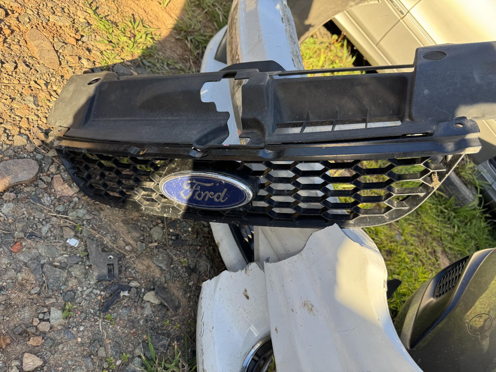 View Auto part Grille FORD FALCON 2011