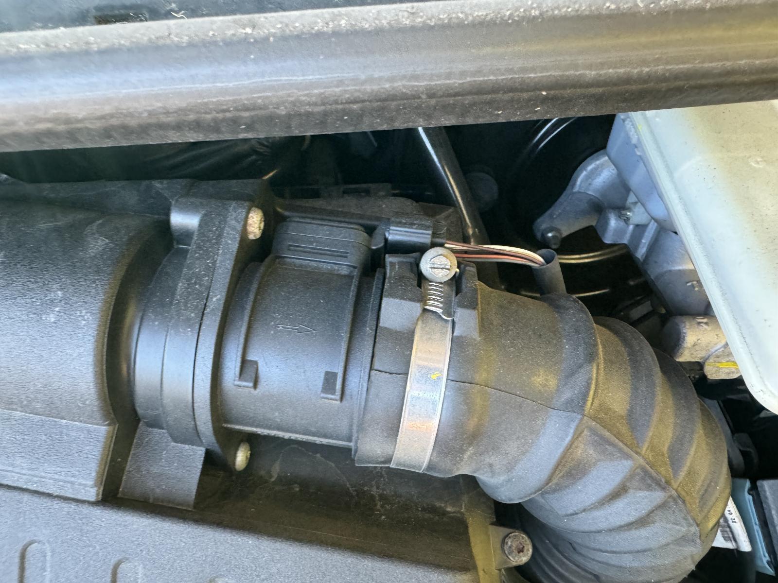 View Auto part Air Flow Meter RENAULT TRAFIC 2013