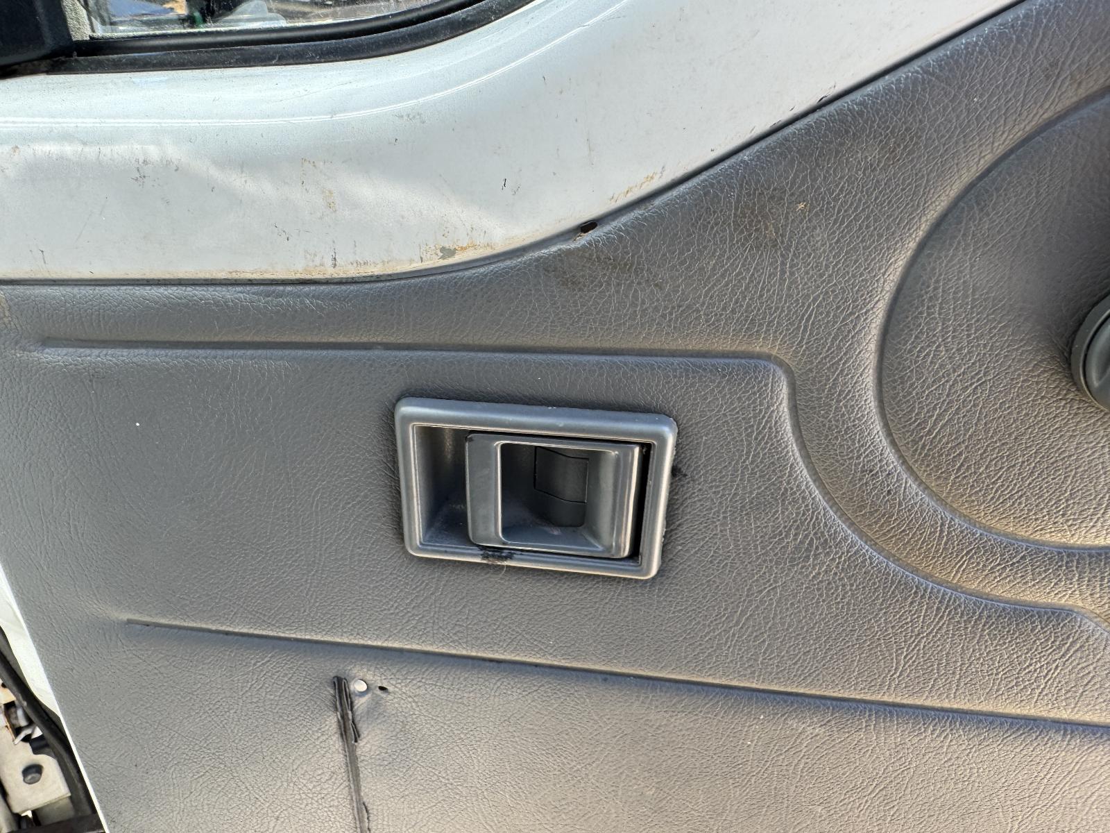 View Auto part Door Handle MITSUBISHI L300 2007