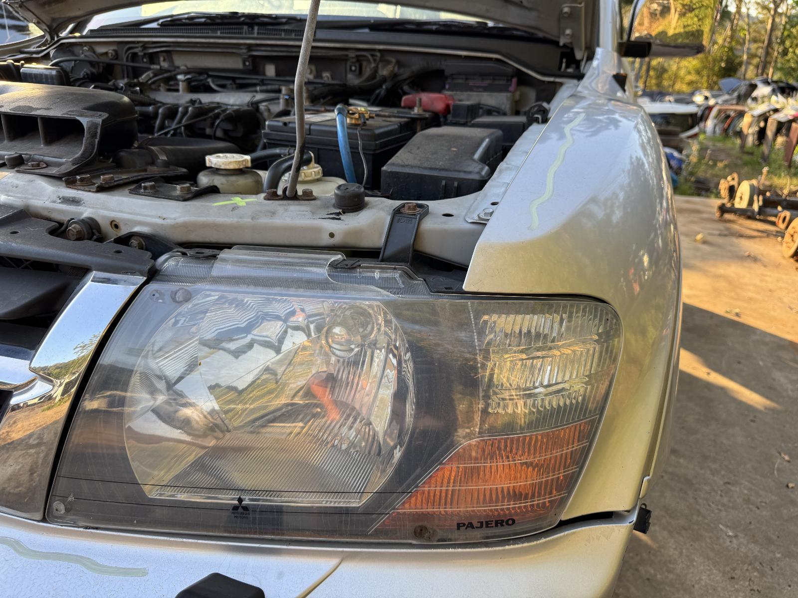 View Auto part Left Headlamp MITSUBISHI PAJERO 2002