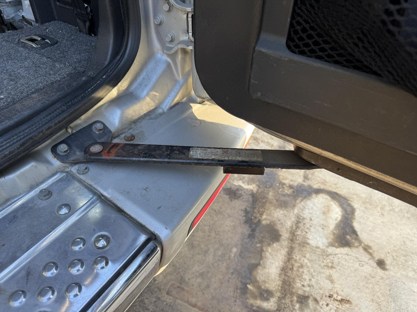 View Auto part Hatch Strut MITSUBISHI PAJERO 2002