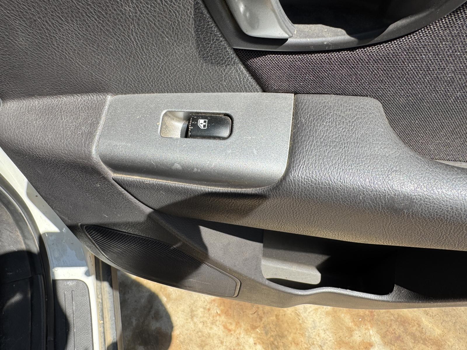 View Auto part Pwr Dr Wind Switch HYUNDAI SANTA FE 2011