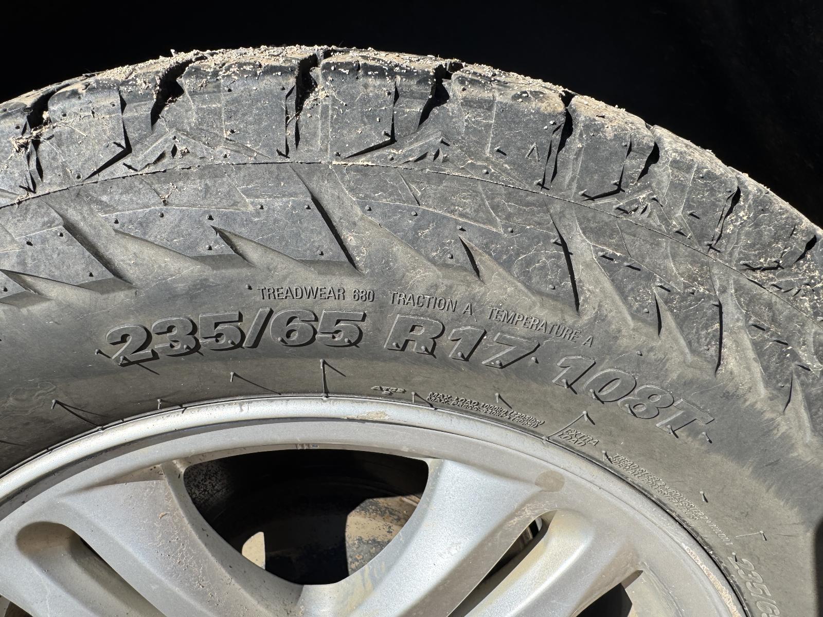 View Auto part Tyre HYUNDAI SANTA FE 2011