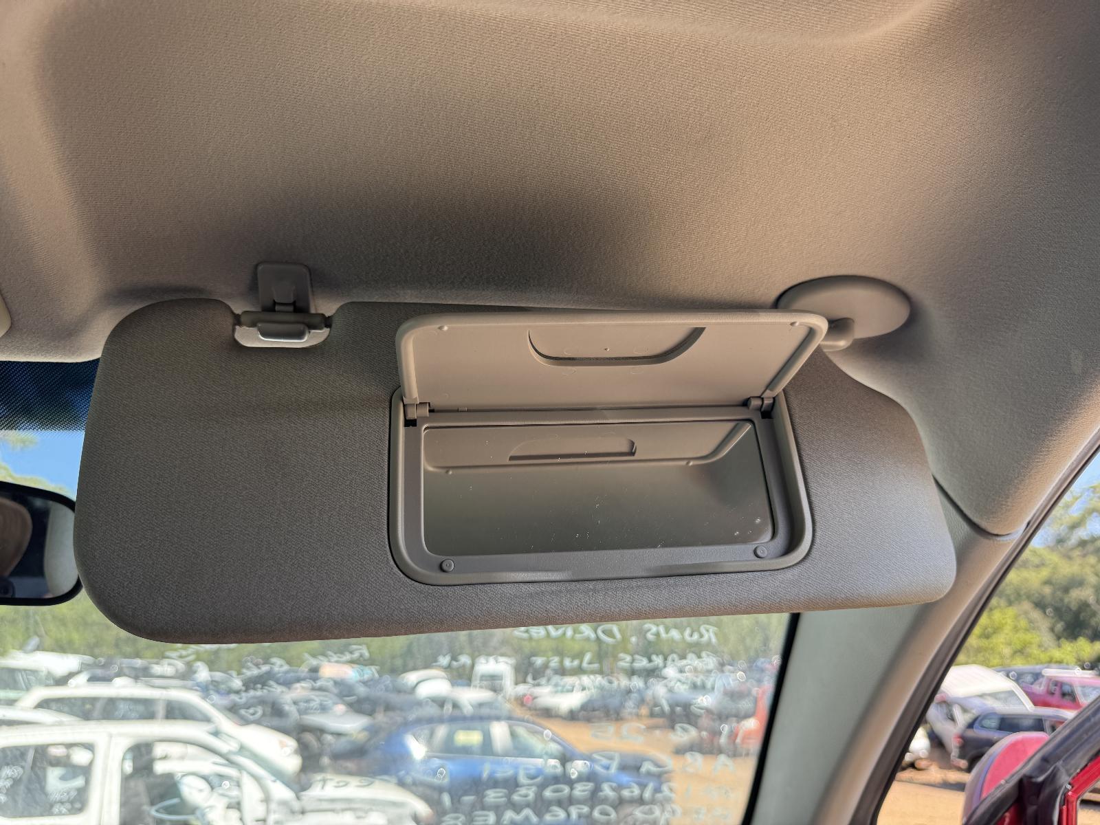 View Auto part Sunvisor HOLDEN CAPTIVA 2015