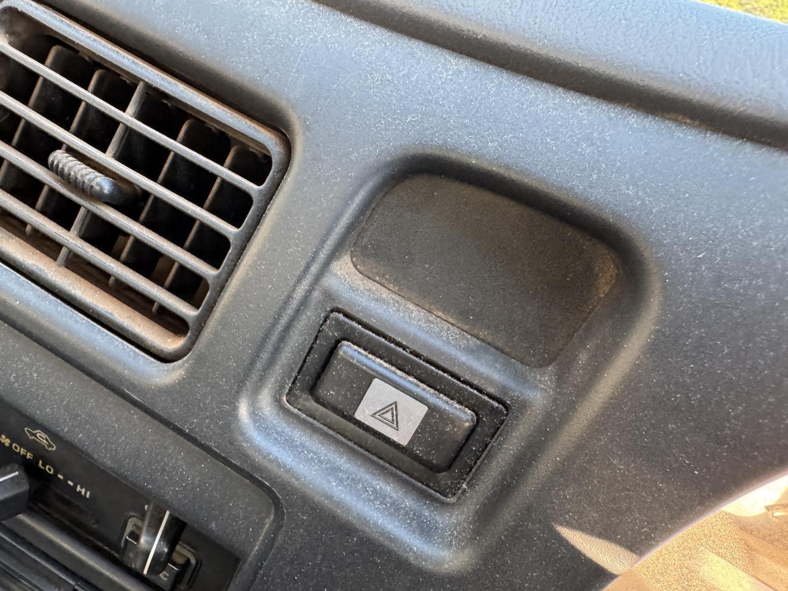 View Auto part Misc Switch/Relay TOYOTA HILUX 2002