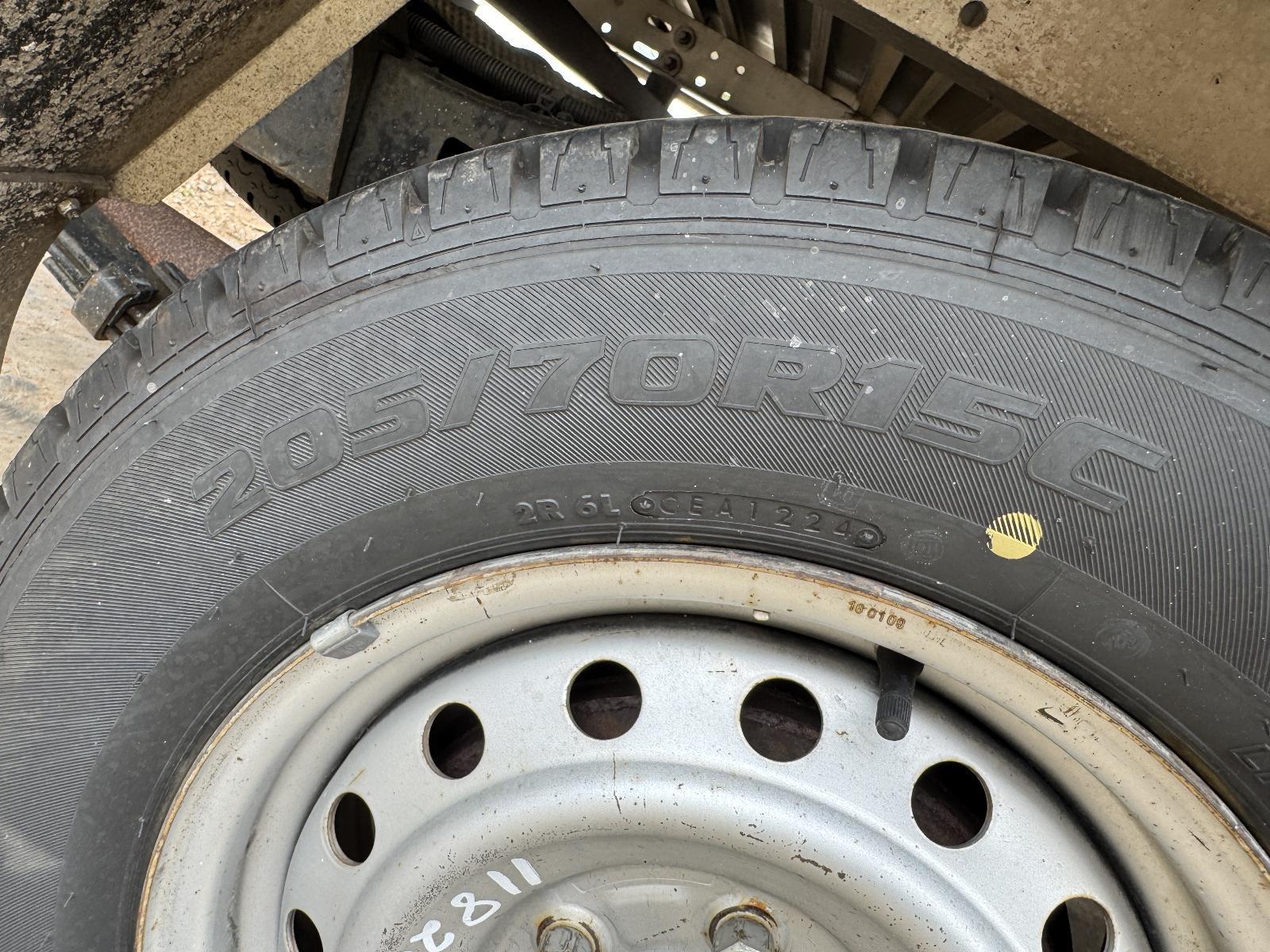 View Auto part Tyre TOYOTA HILUX 2010