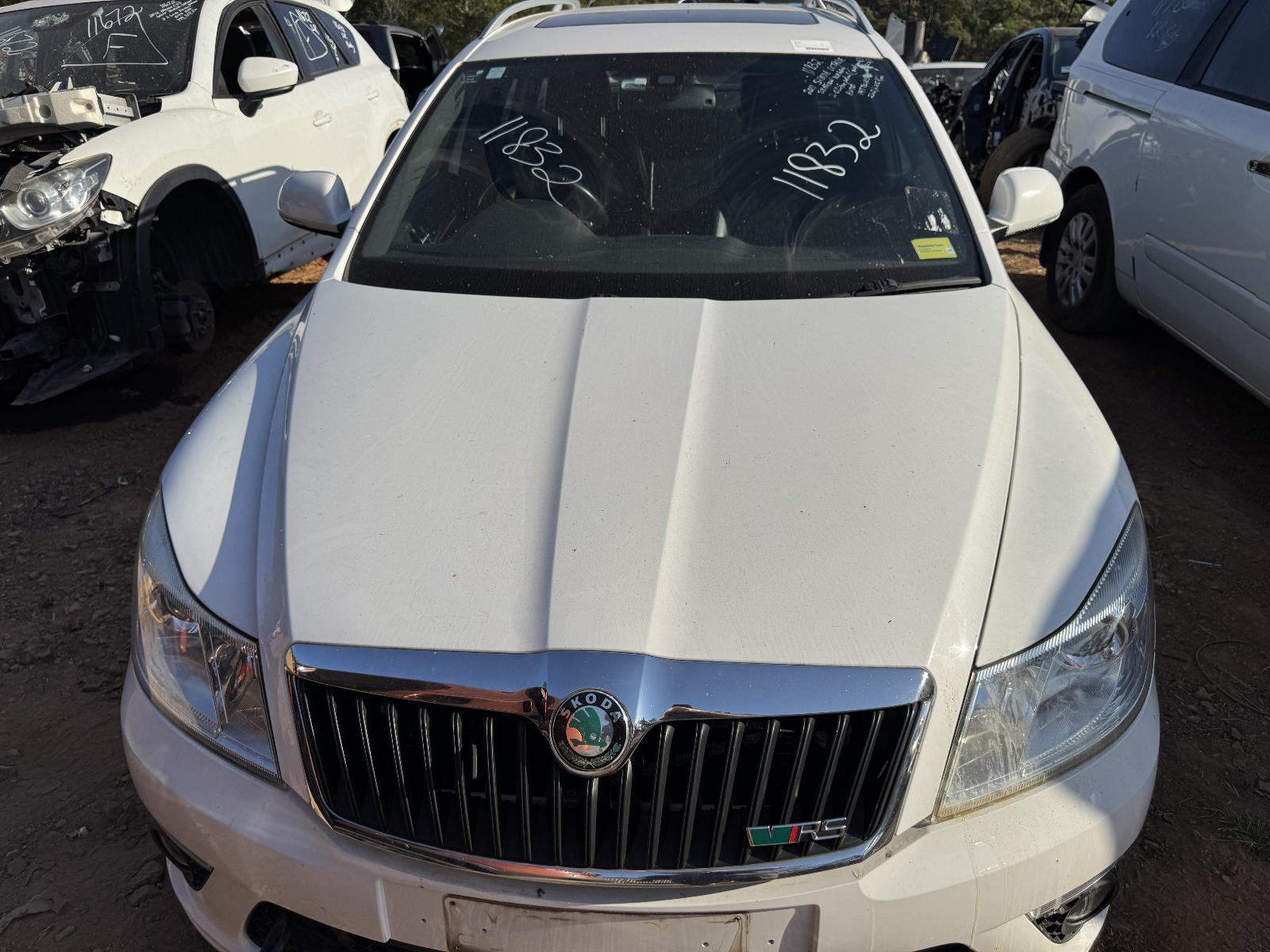 View Auto part Grille SKODA OCTAVIA 2011