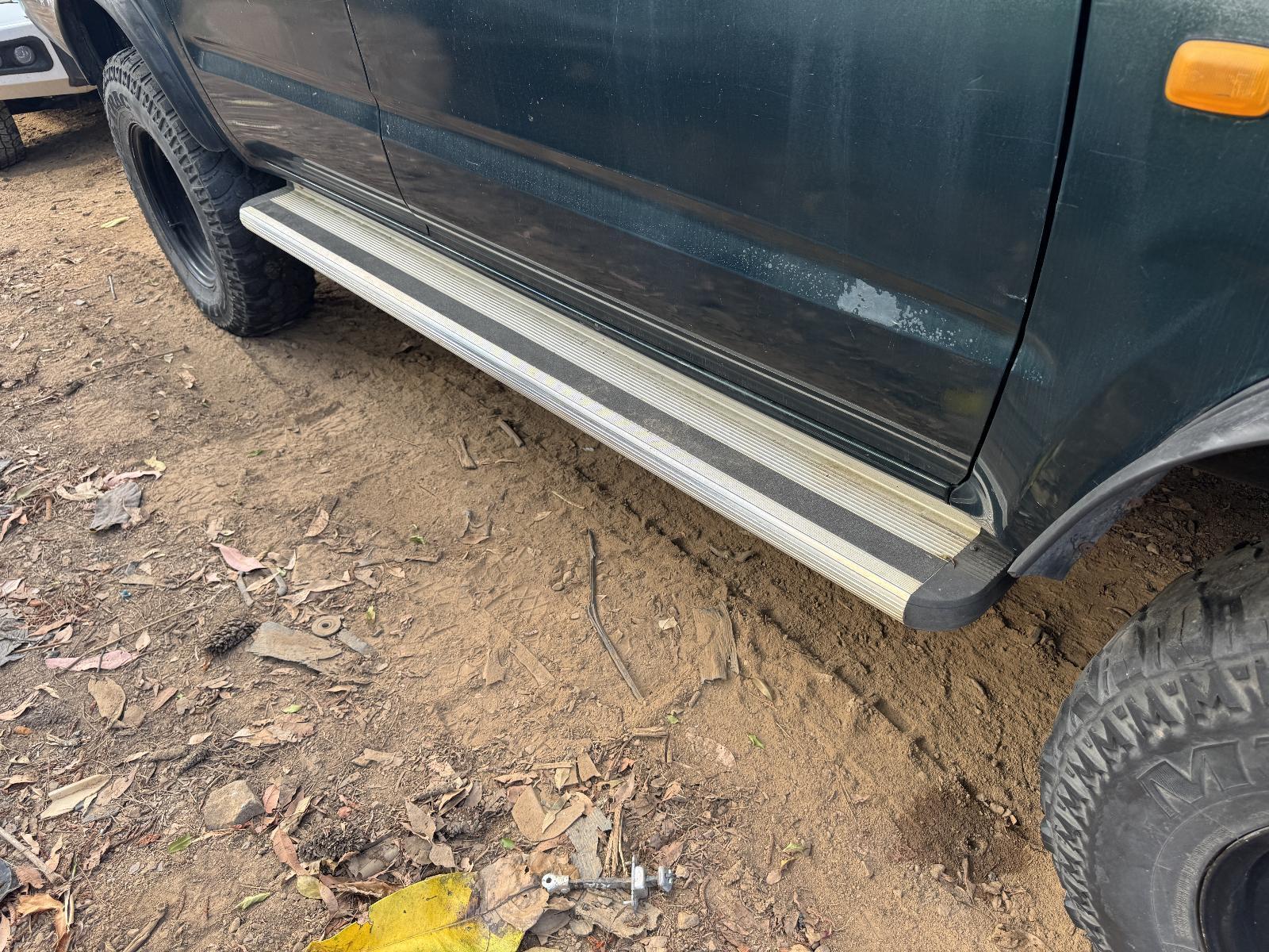 View Auto part Side Step/Skirt TOYOTA HILUX 2003