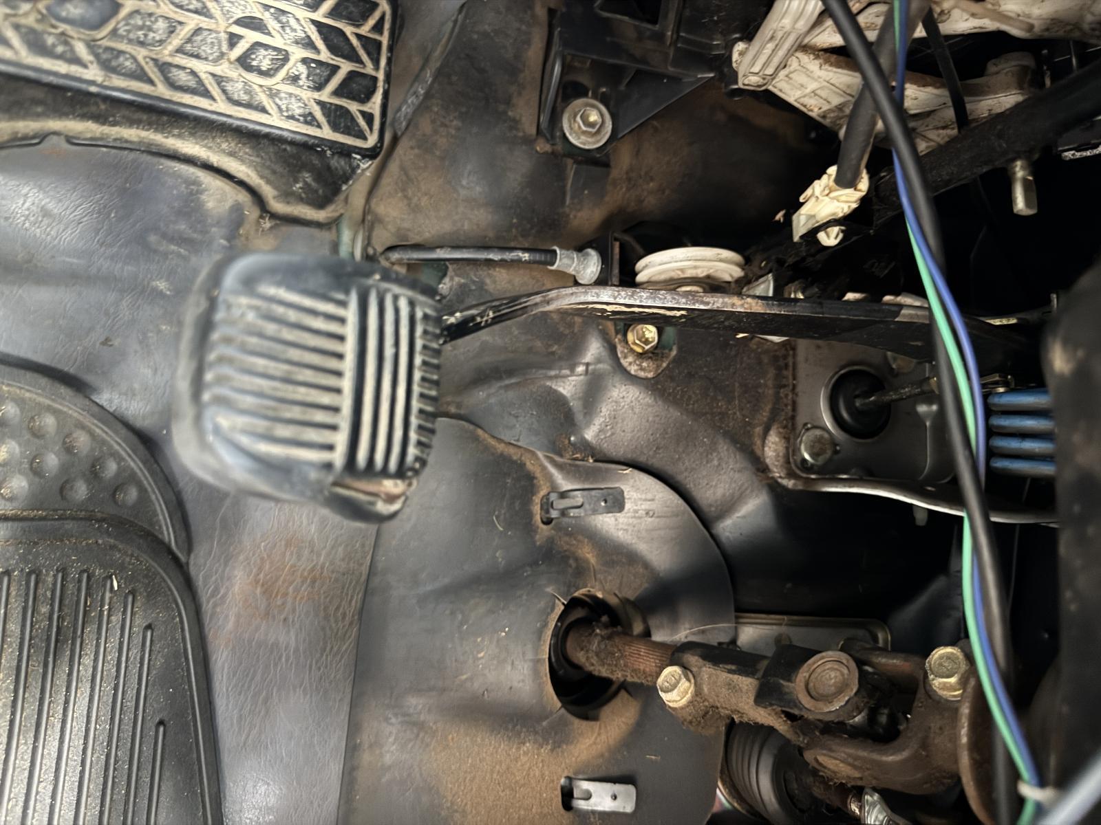 View Auto part Pedal Assembly TOYOTA HILUX 2003