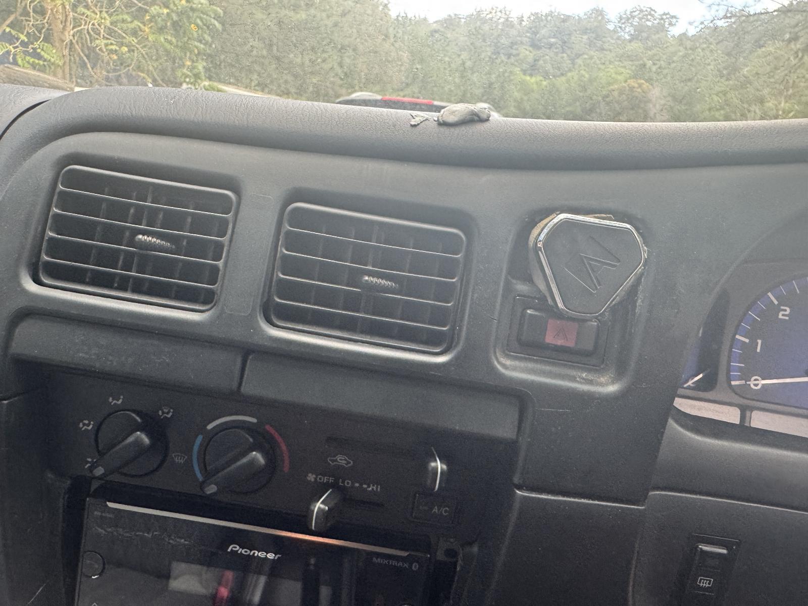 View Auto part Misc Switch/Relay TOYOTA HILUX 2003