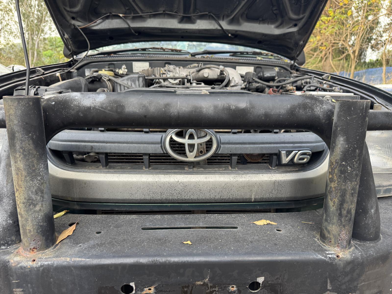 View Auto part Grille TOYOTA HILUX 2003