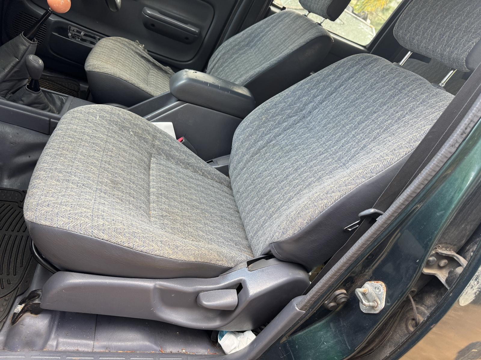 View Auto part Front Seat TOYOTA HILUX 2003