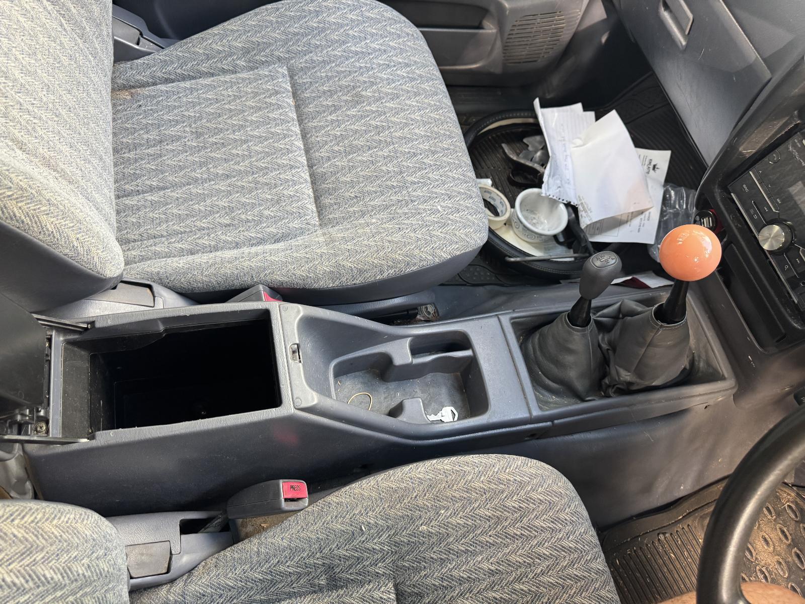 View Auto part Console TOYOTA HILUX 2003