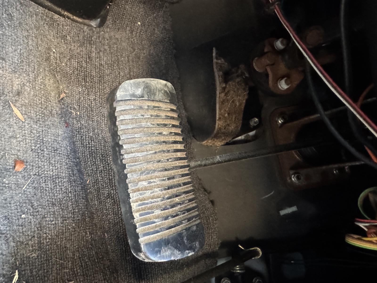 View Auto part Pedal Assembly TOYOTA LANDCRUISER 1996