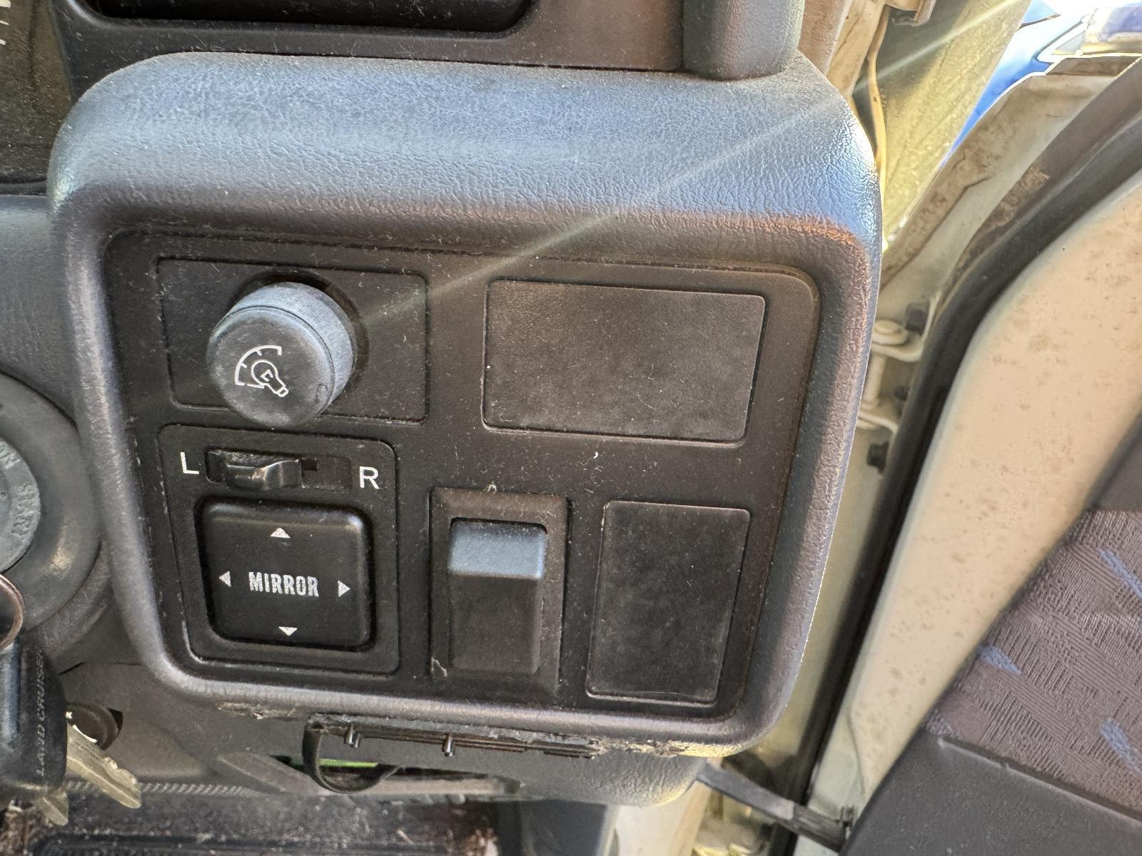 View Auto part Misc Switch/Relay TOYOTA LANDCRUISER 1996