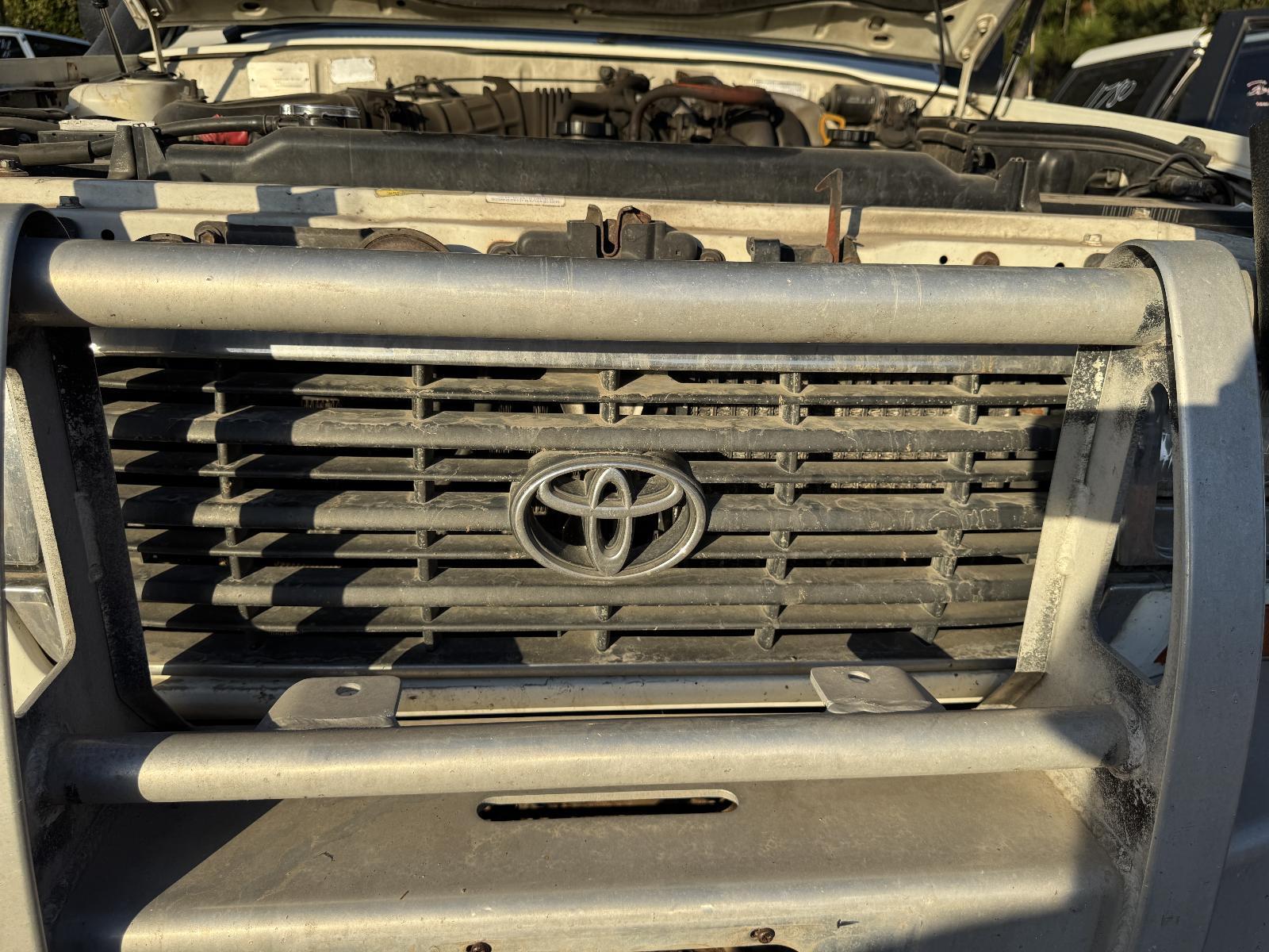 View Auto part Grille TOYOTA LANDCRUISER 1996