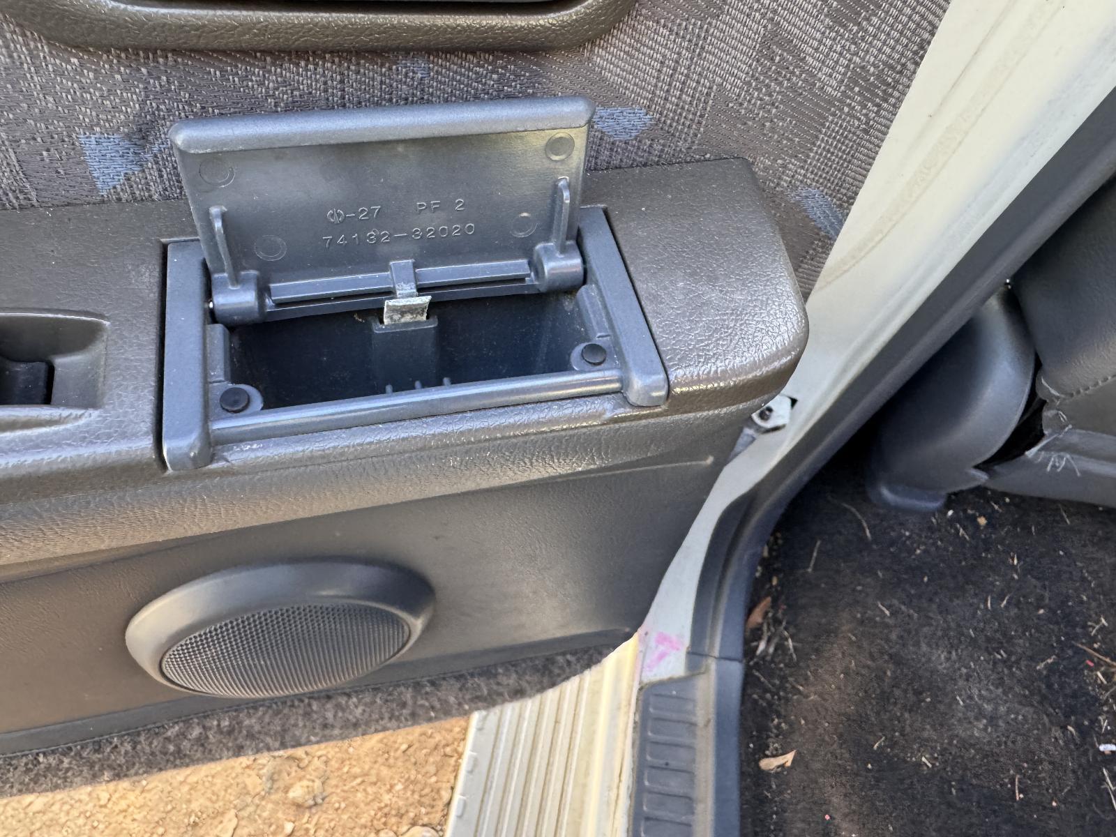 View Auto part Ashtray TOYOTA LANDCRUISER 1996