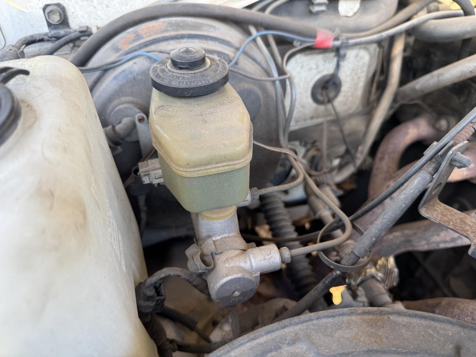 View Auto part Master Cylinder TOYOTA LANDCRUISER 1996
