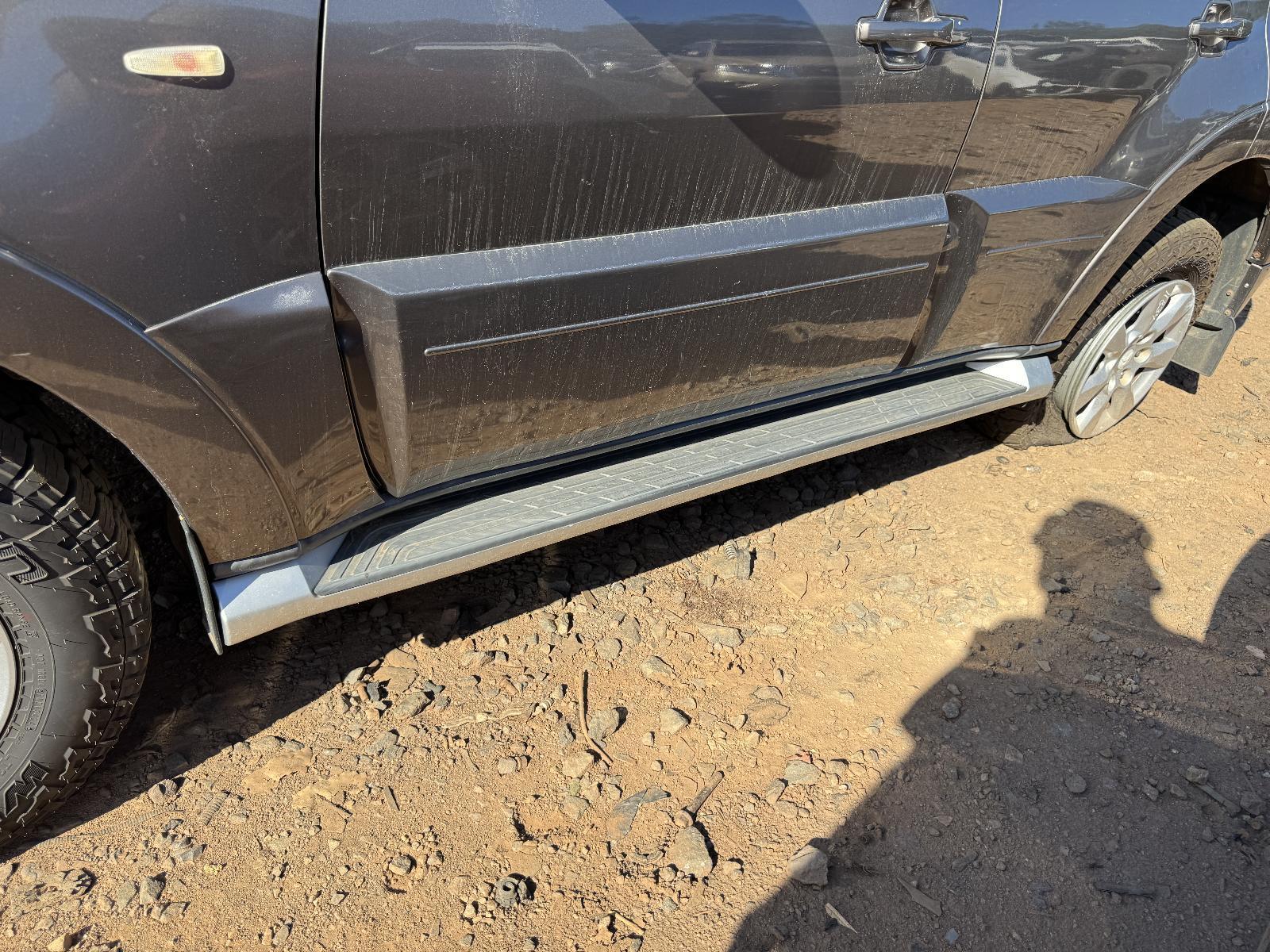 View Auto part Side Step/Skirt MITSUBISHI PAJERO 2010