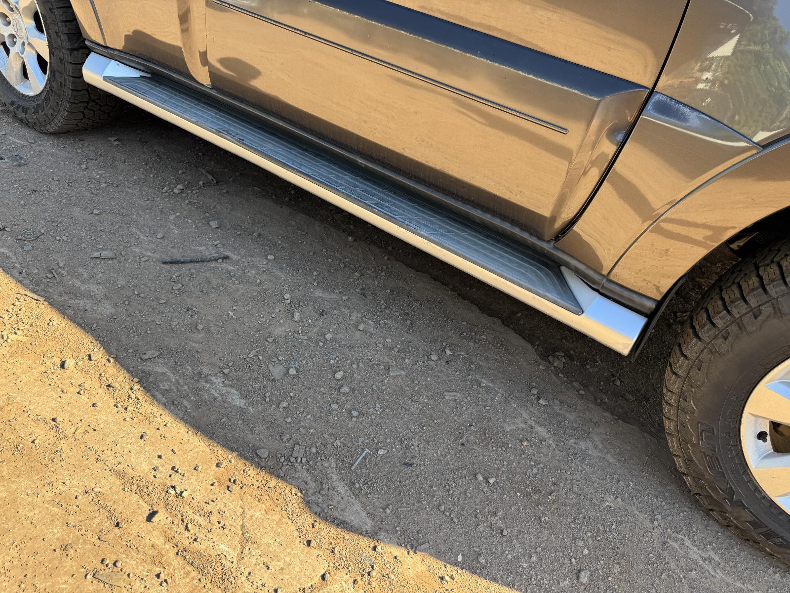 View Auto part Side Step/Skirt MITSUBISHI PAJERO 2010