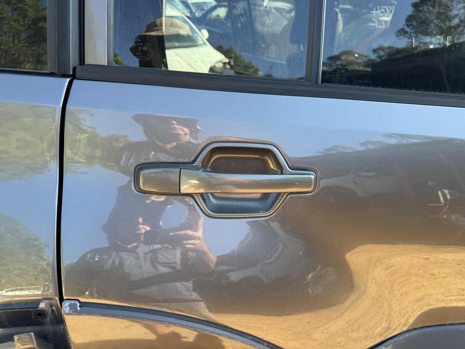 View Auto part Door Handle MITSUBISHI PAJERO 2010