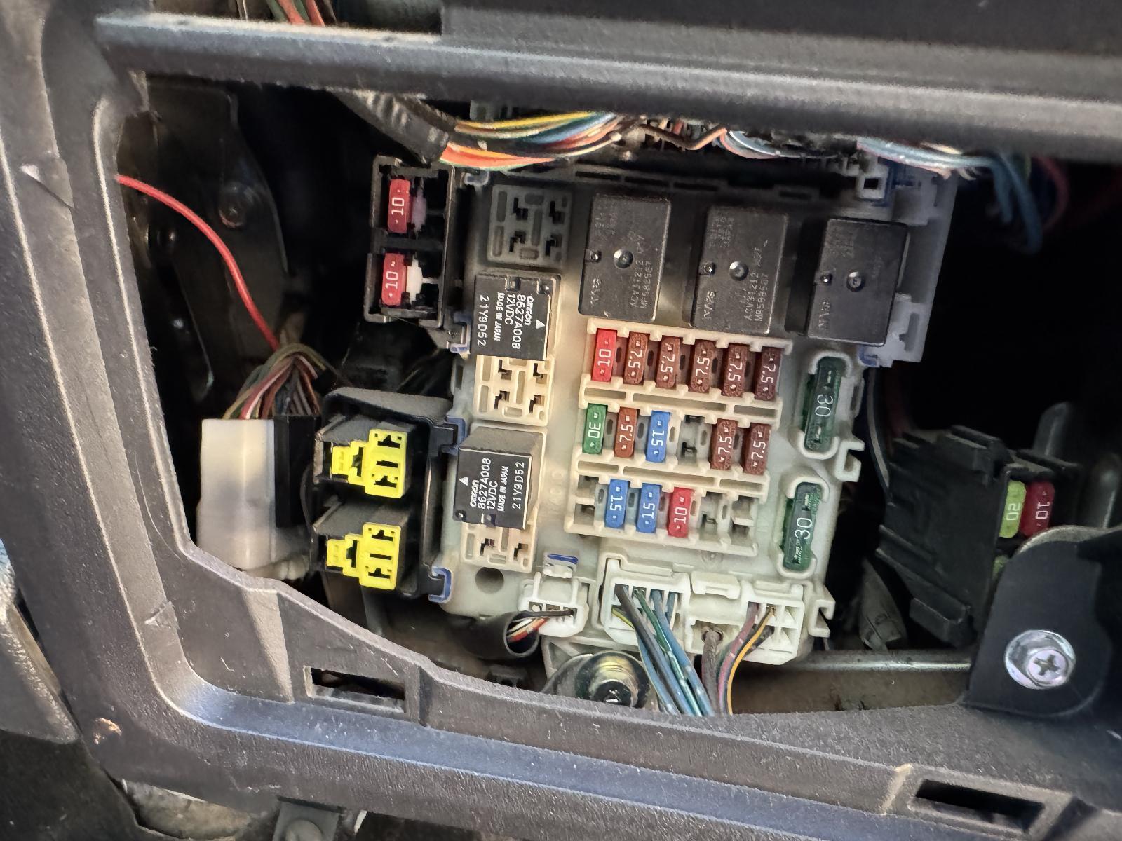 View Auto part Fuse Box MITSUBISHI PAJERO 2010