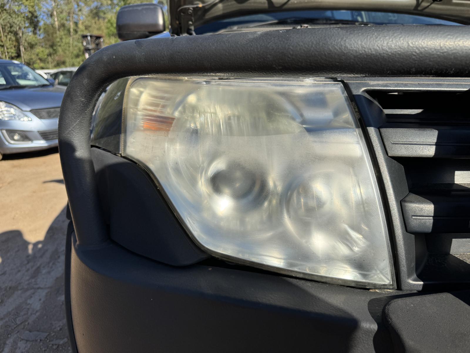 View Auto part Right Headlamp MITSUBISHI PAJERO 2010