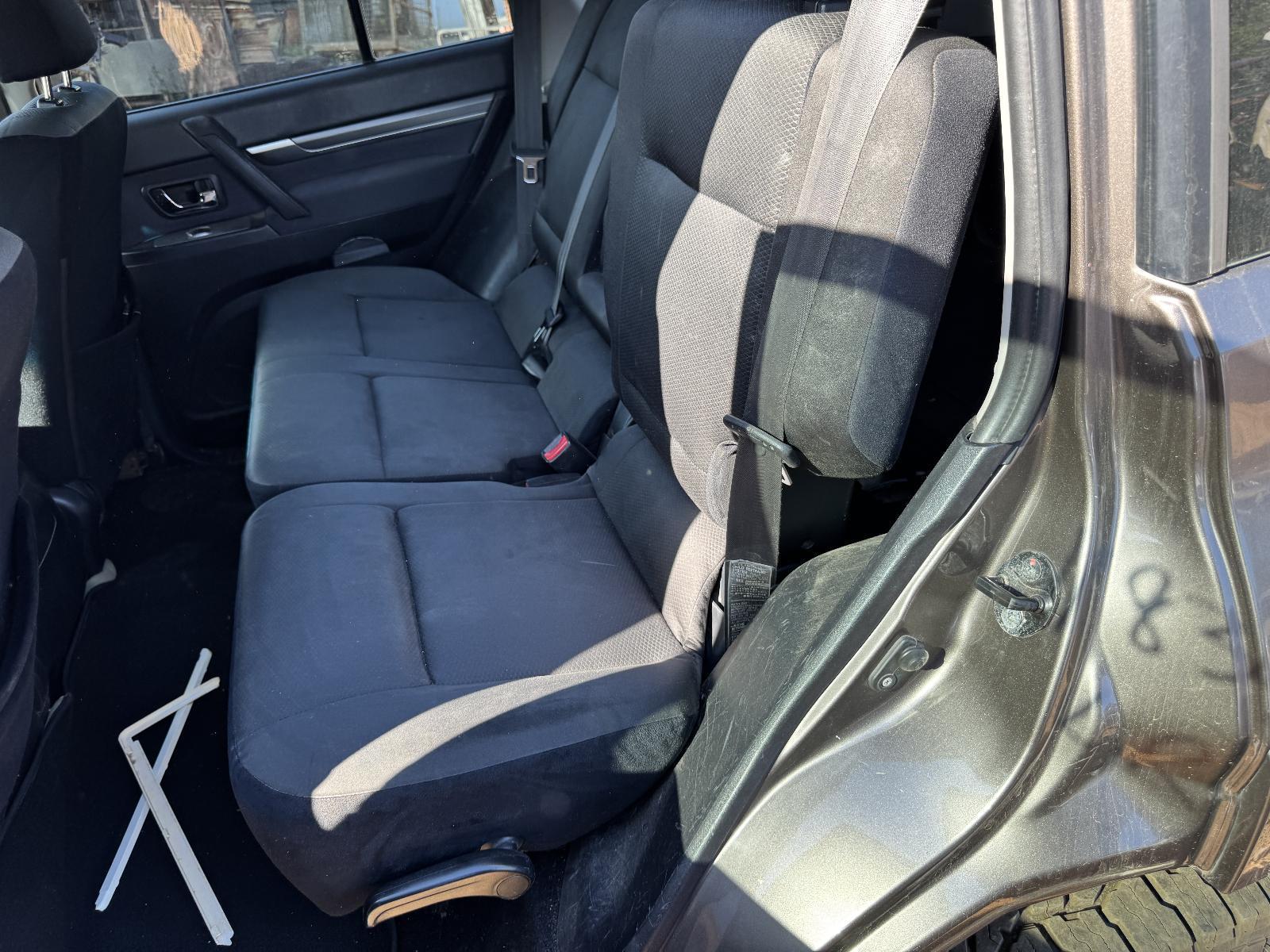 View Auto part 2nd Seat (Rear Seat) MITSUBISHI PAJERO 2010