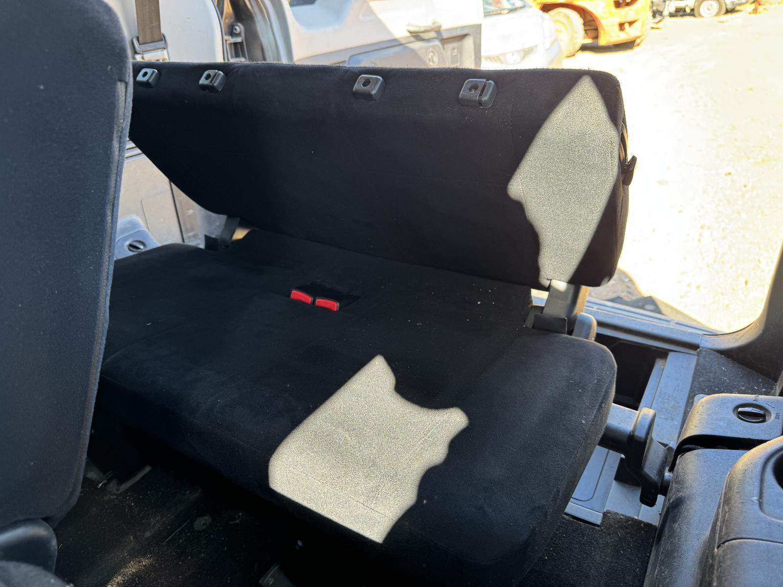 View Auto part 3rd Seat MITSUBISHI PAJERO 2010