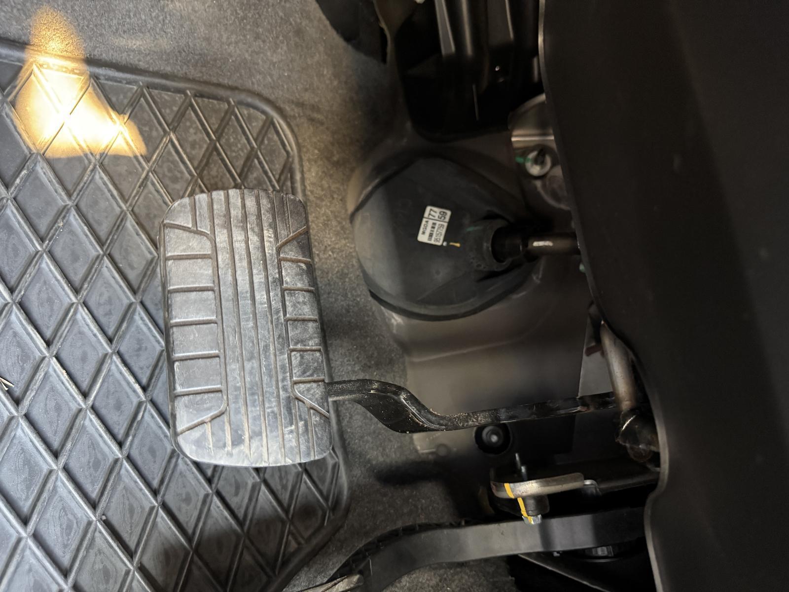 View Auto part Pedal Assembly HOLDEN CAPTIVA 2017