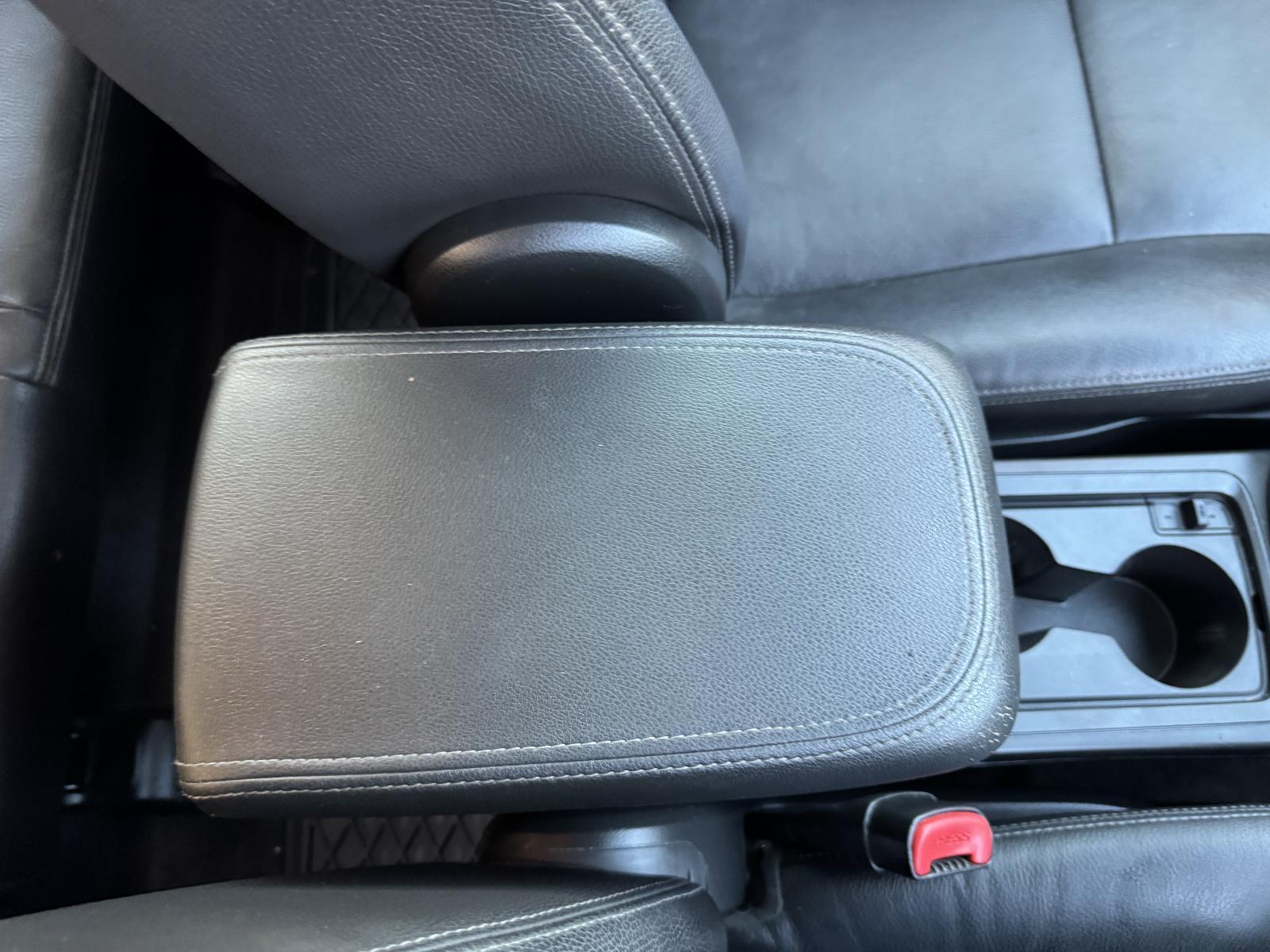 View Auto part Console HOLDEN CAPTIVA 2017