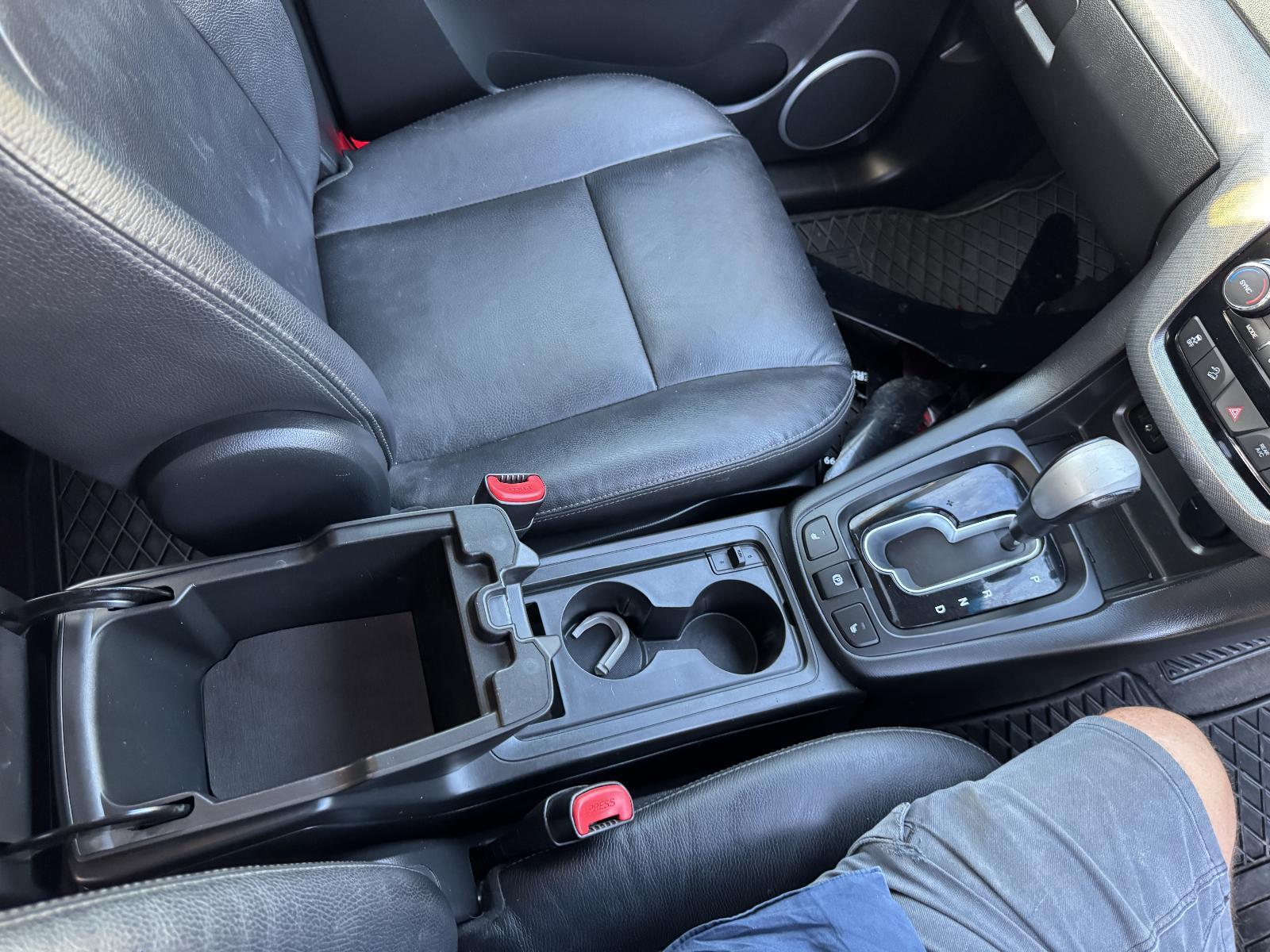 View Auto part Console HOLDEN CAPTIVA 2017