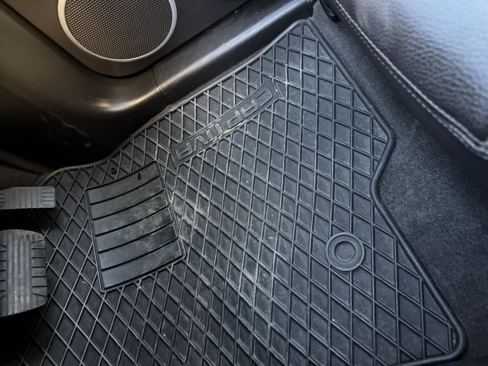View Auto part Floor Mats HOLDEN CAPTIVA 2017
