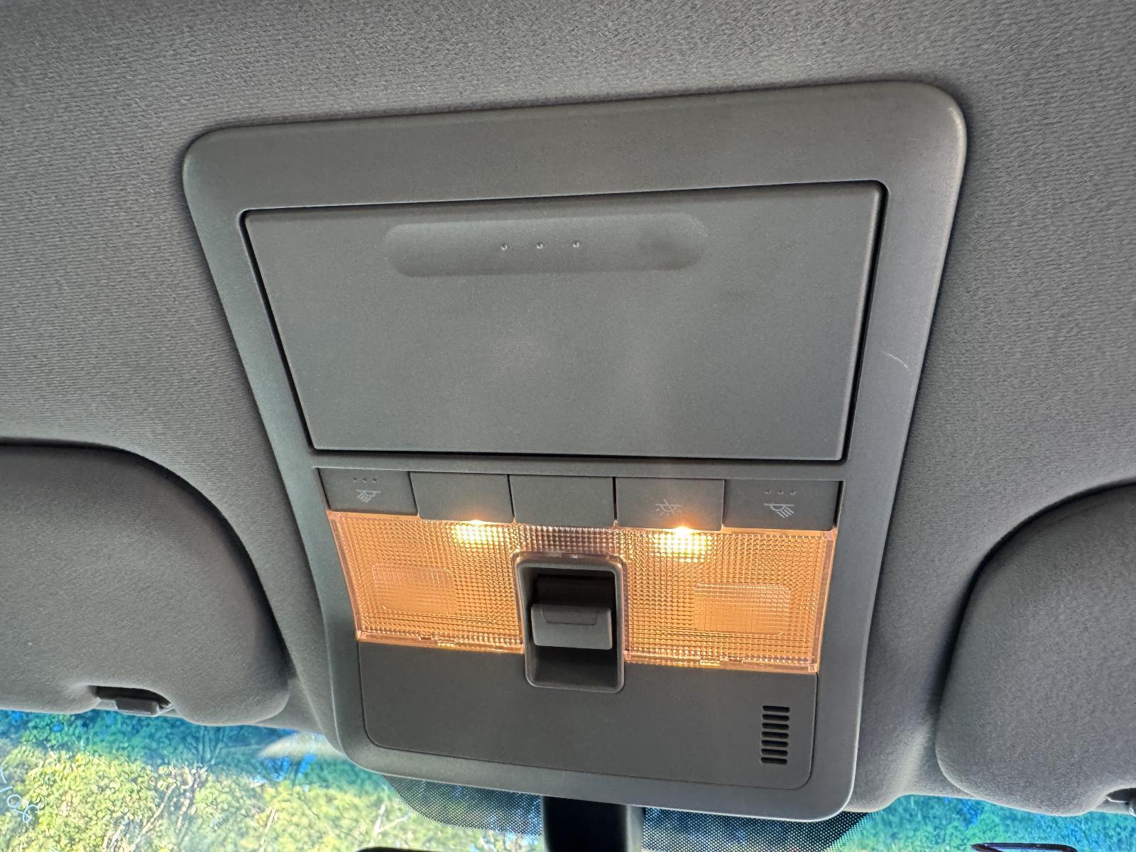View Auto part Courtesy Light HOLDEN CAPTIVA 2017