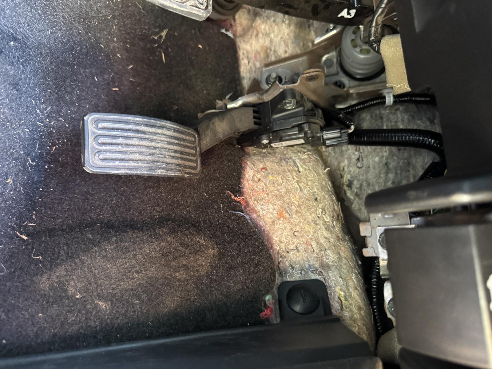 View Auto part Pedal Assembly NISSAN PATHFINDER 2014