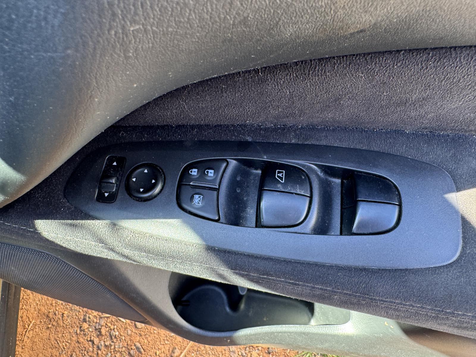 View Auto part Pwr Dr Wind Switch NISSAN PATHFINDER 2014