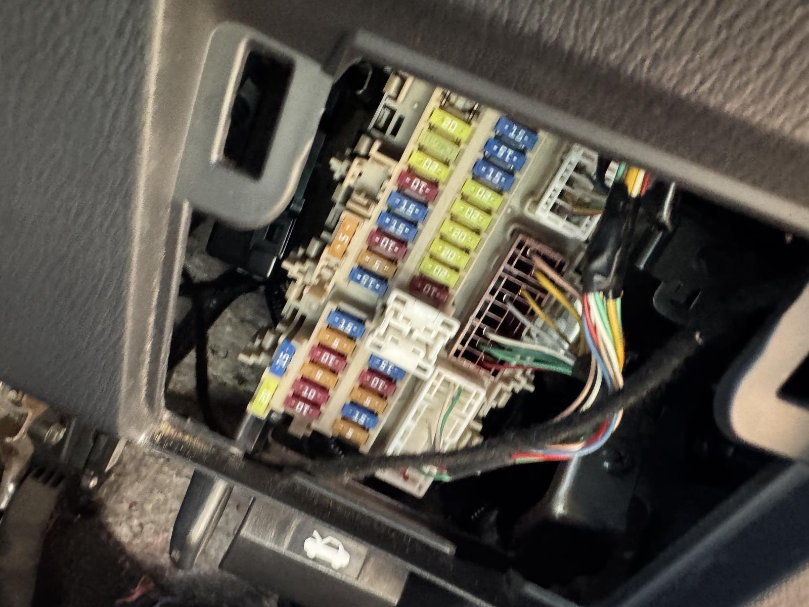 View Auto part Fuse Box NISSAN PATHFINDER 2014
