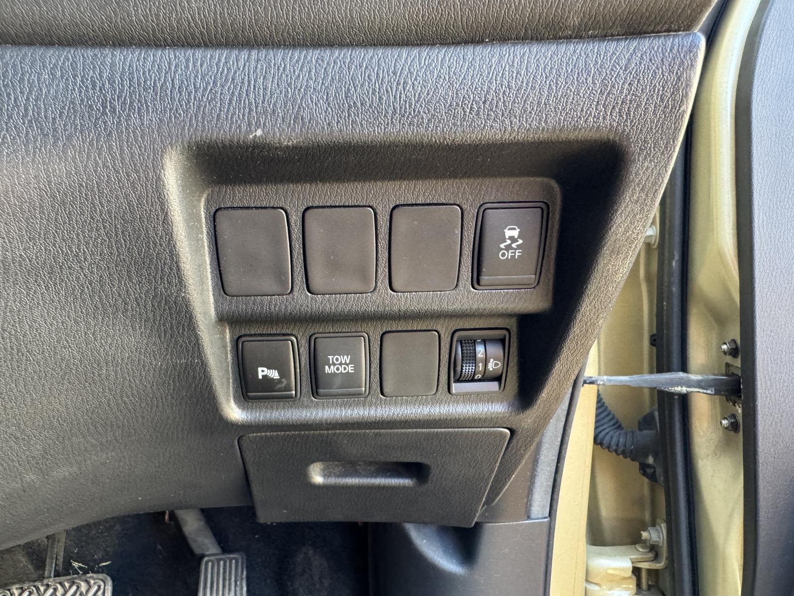 View Auto part Misc Switch/Relay NISSAN PATHFINDER 2014