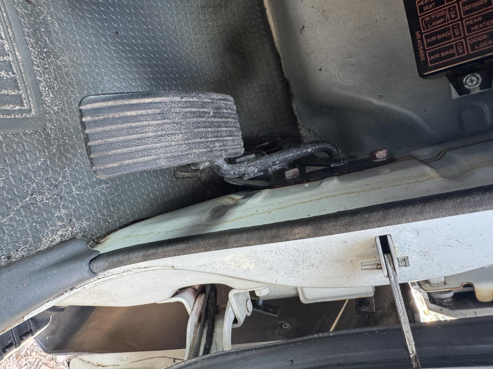 View Auto part Pedal Assembly MITSUBISHI L300 2009