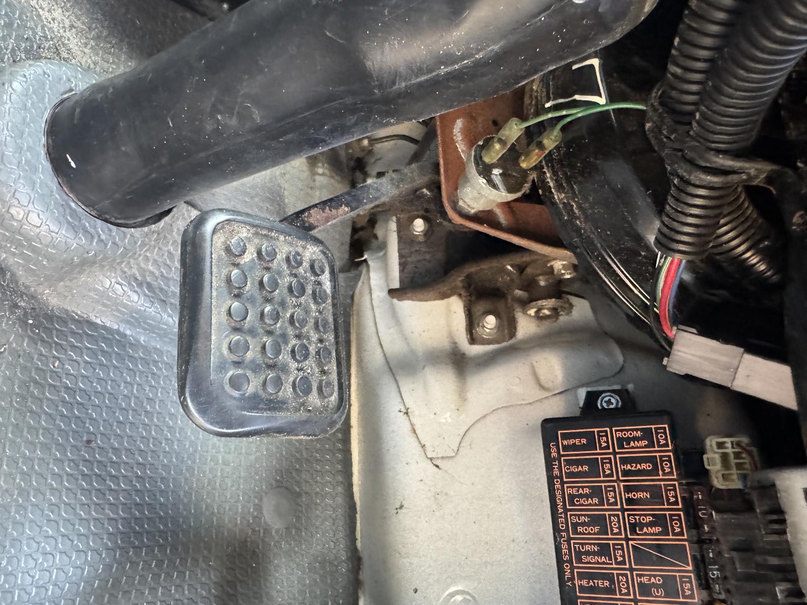 View Auto part Pedal Assembly MITSUBISHI L300 2009